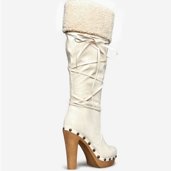 Joaninha Heeled Boots - Picture 3 of 3